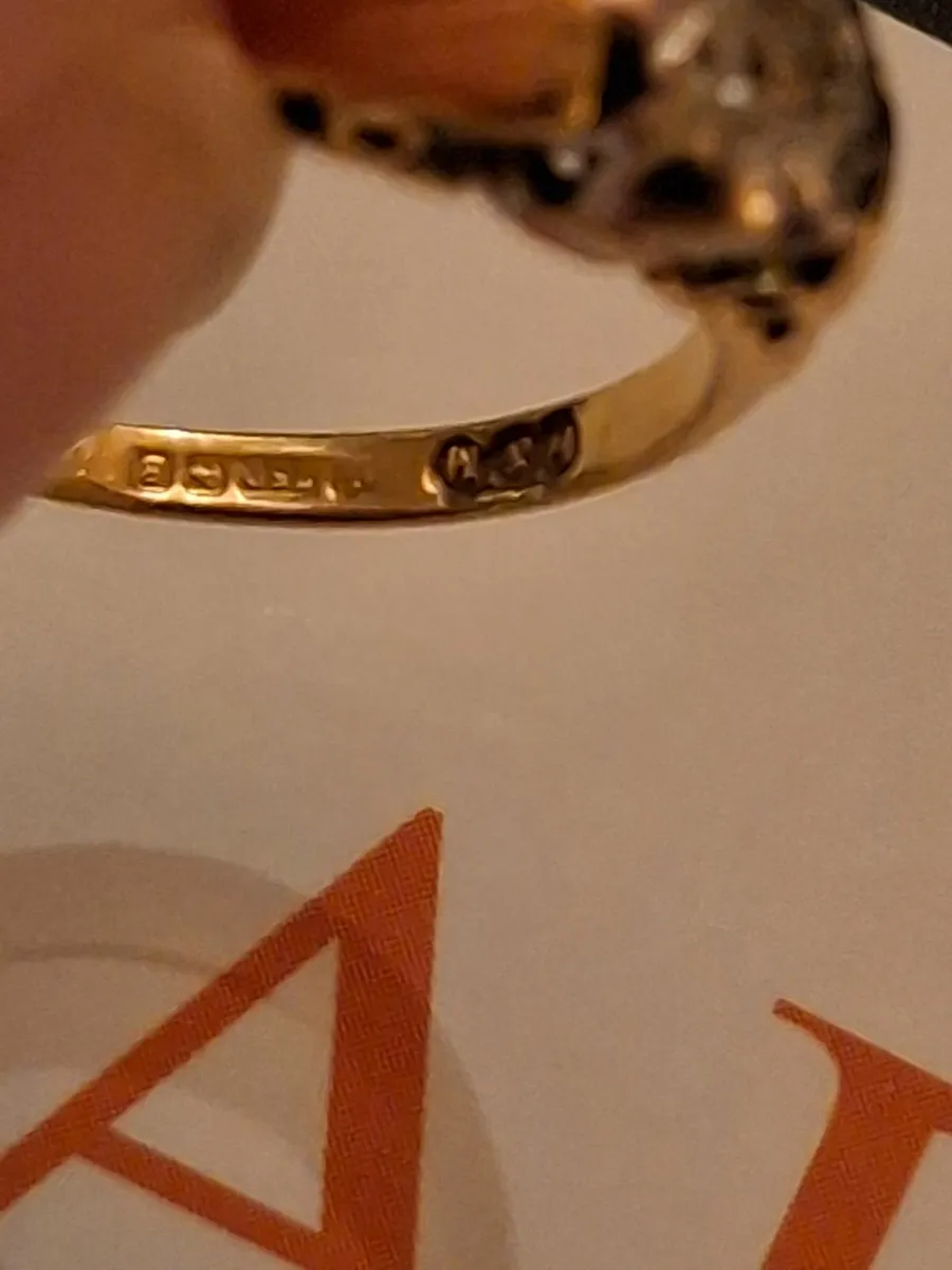 ​Antique Elegance: 18ct Gold & Platinum ring. - Image 2