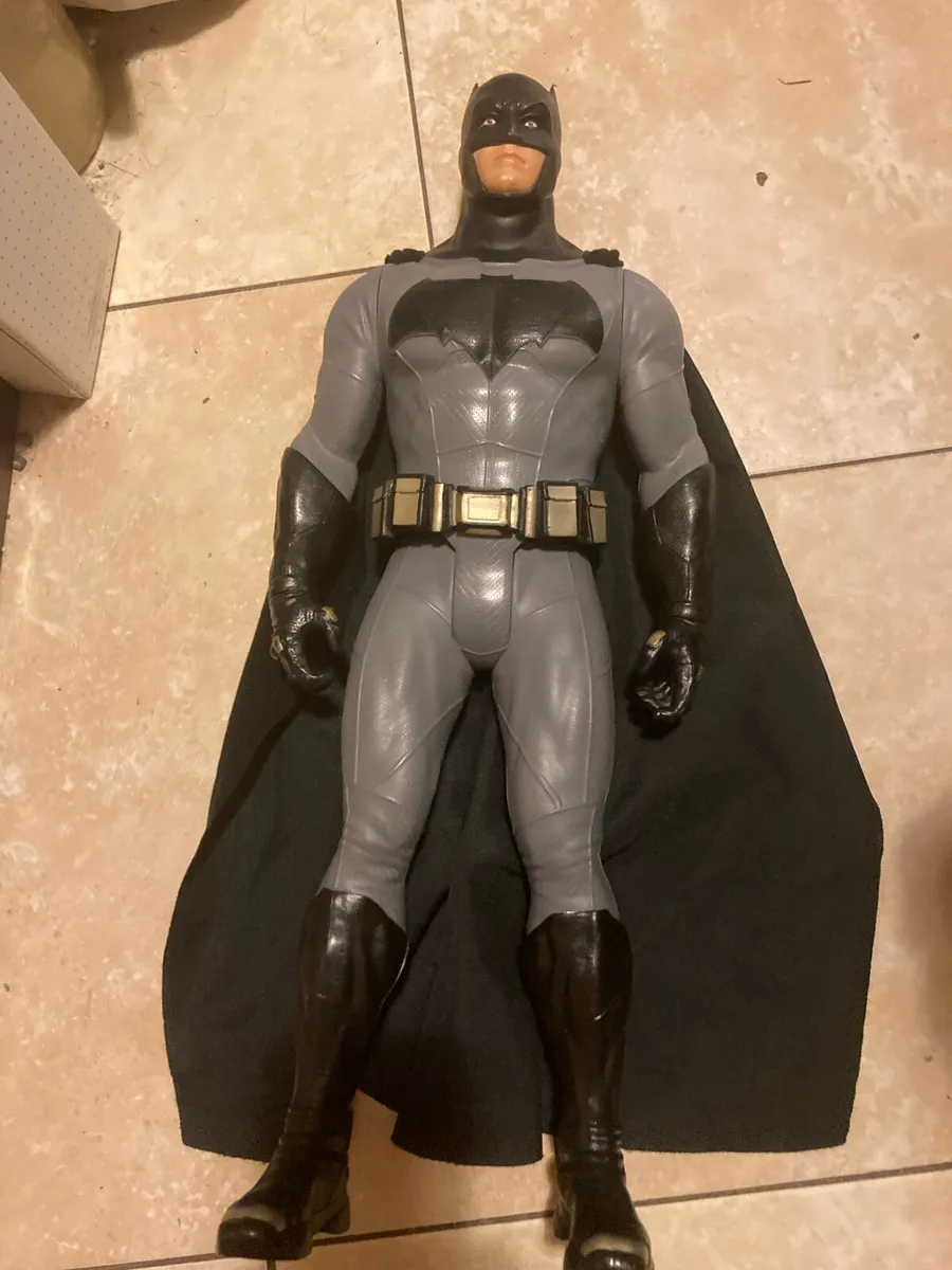 20 inches tall collection of action figures - Image 3