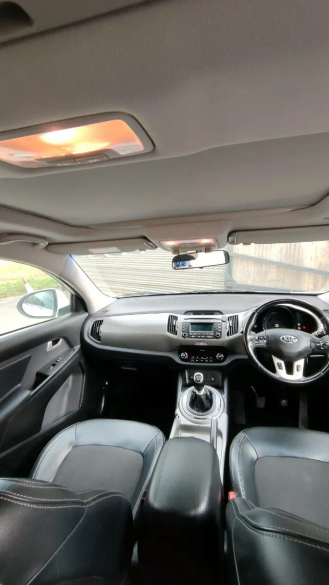 Kia Sportage Perl White - Image 4