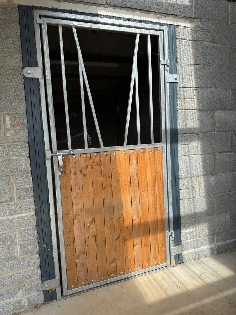 Stable doors - Image 2