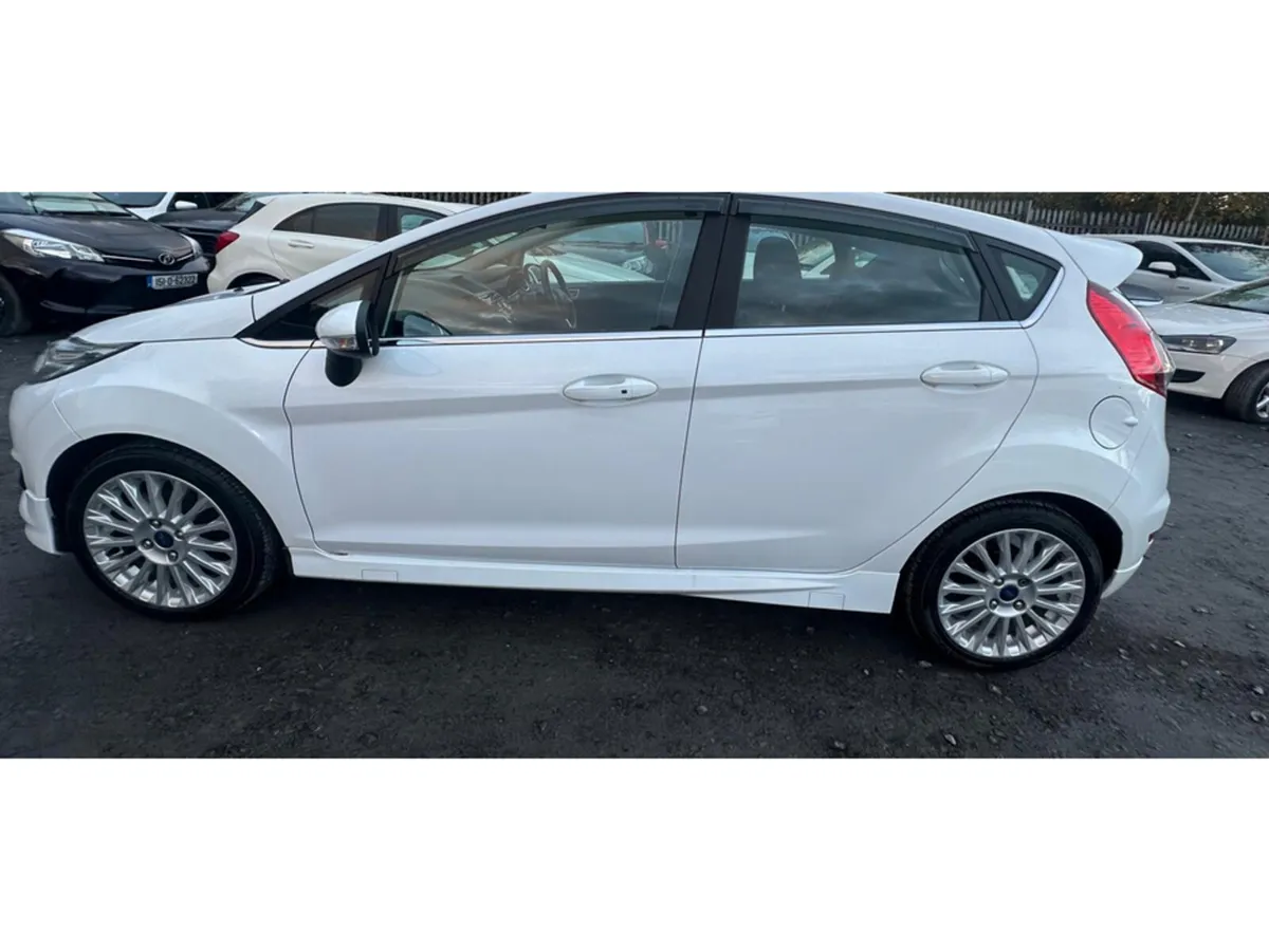 Ford Fiesta EcoBoost 1.0L Automatic Petrol Low Mil - Image 4
