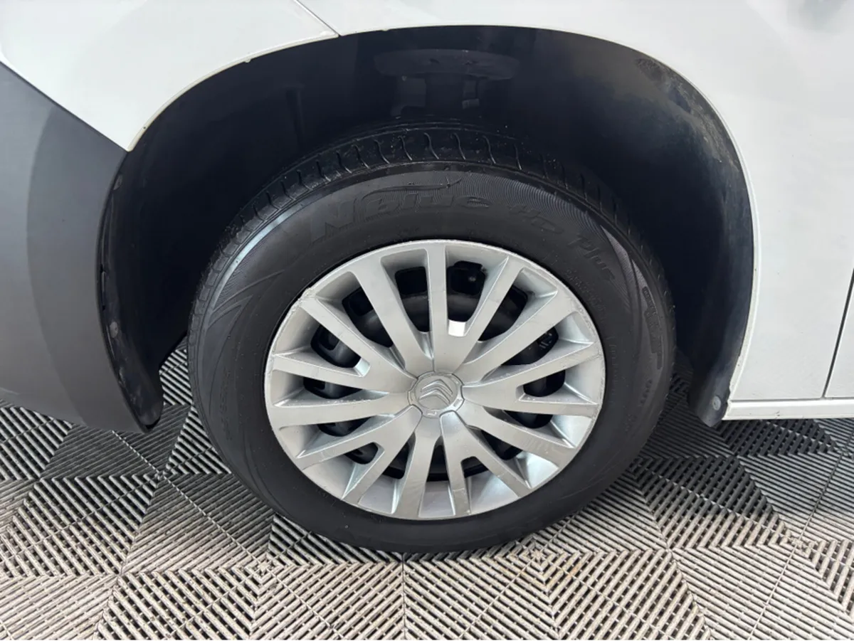 Citroen Berlingo LX BLUEHDI 100 MWB 65 650KG EUR6. - Image 3