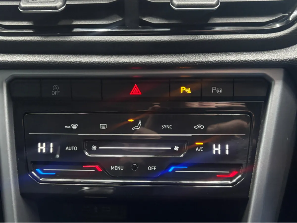 Volkswagen T-Roc LIFE 1.0 TSI MANUAL 6SPEED FWD 1 - Image 2