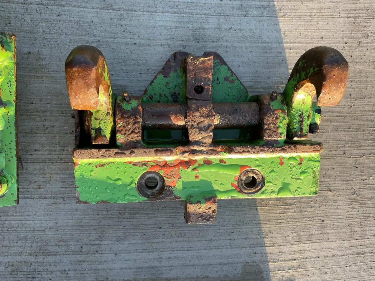 John Deere 3650 hitch - Image 2