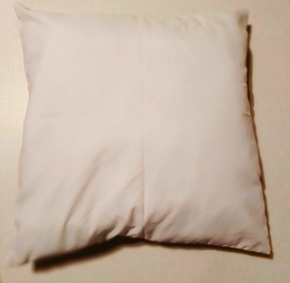 CUTE, FUN, CAT DESIGN CUSHION (BRAND NEW). - Image 2