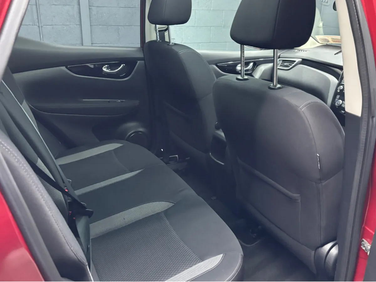 Nissan Qashqai 1.5 SV 18 4DR - Image 3
