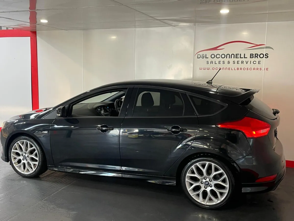 Ford Focus ST-LINE TDCI - Image 2