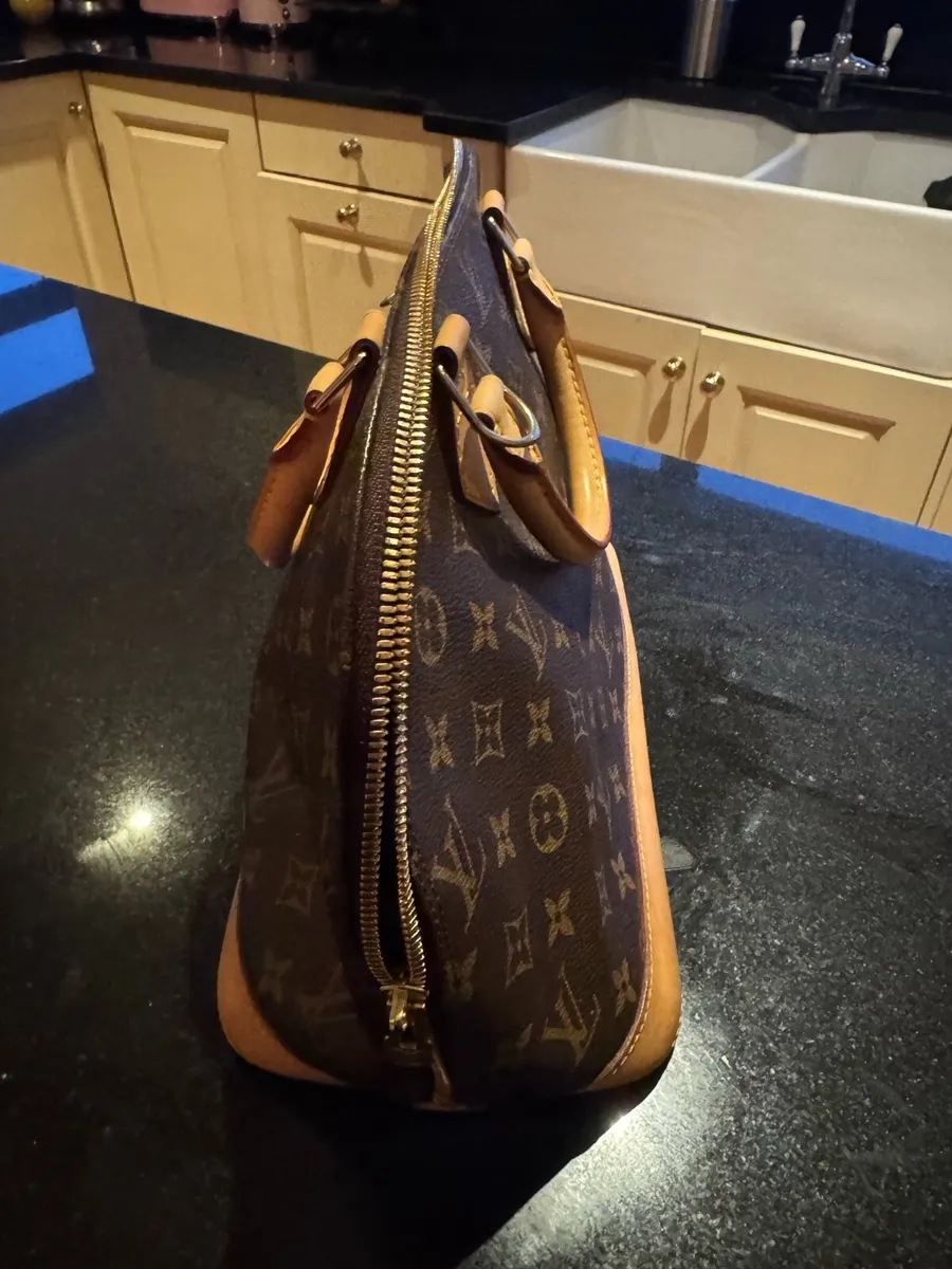 Louis Vuitton hand bag - Image 2