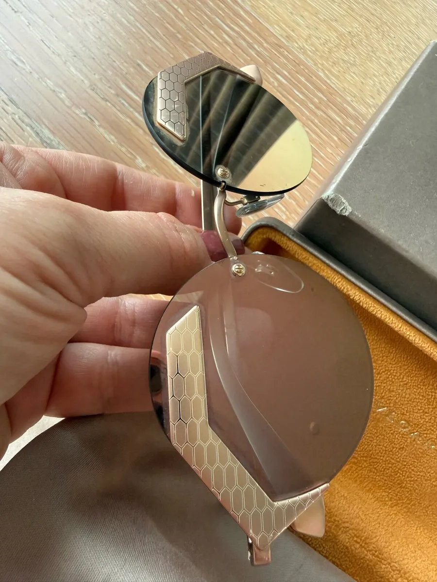 Sunglasses Bvlgari - Image 4