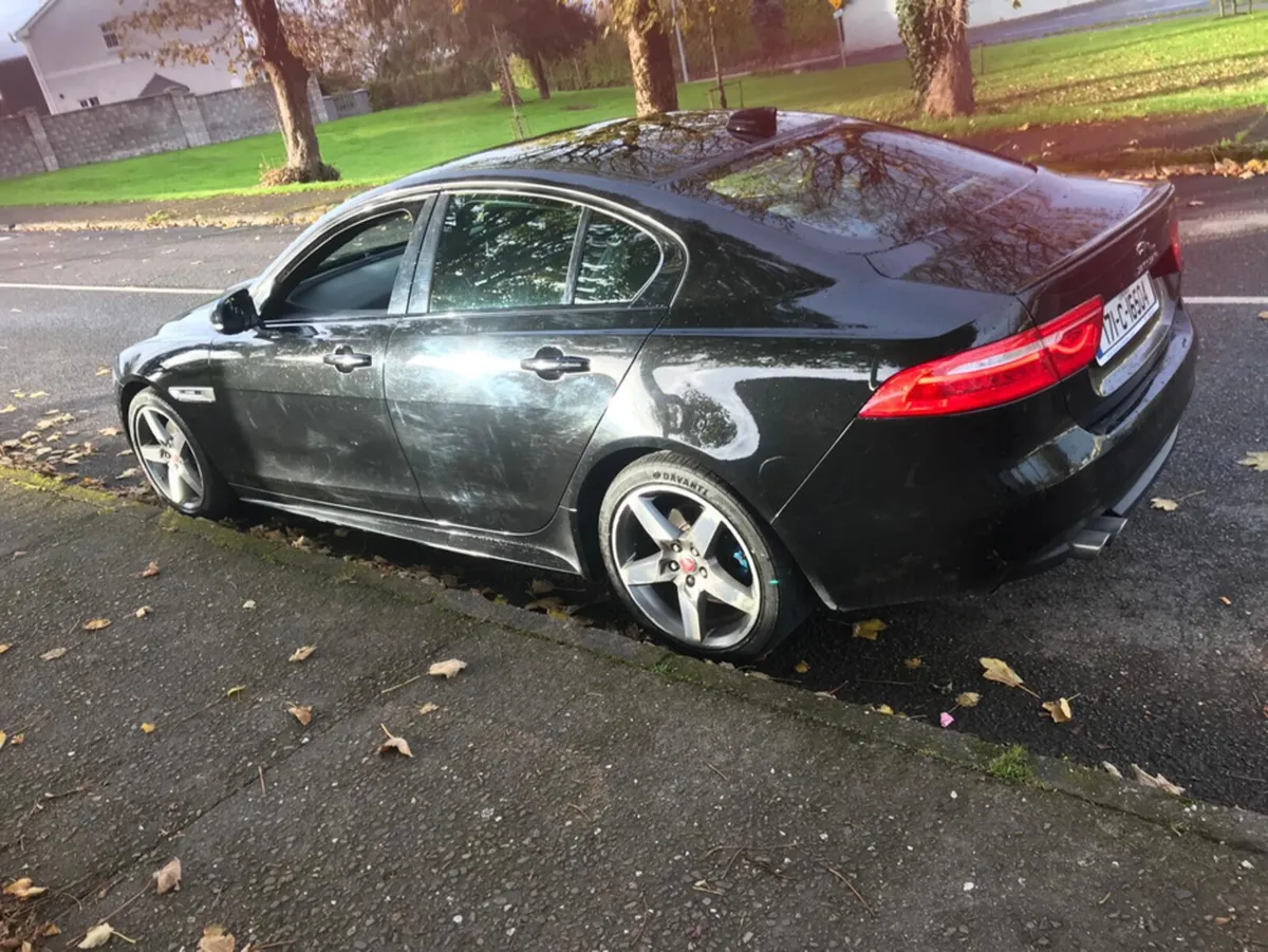 Jaguar XE 2.0 TD R-SPORT 180PS 4DR - Image 3