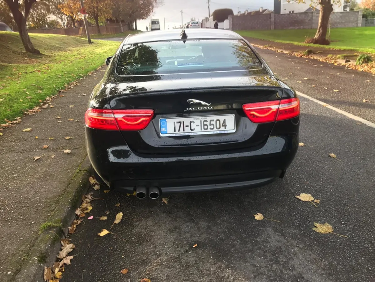 Jaguar XE 2.0 TD R-SPORT 180PS 4DR - Image 4