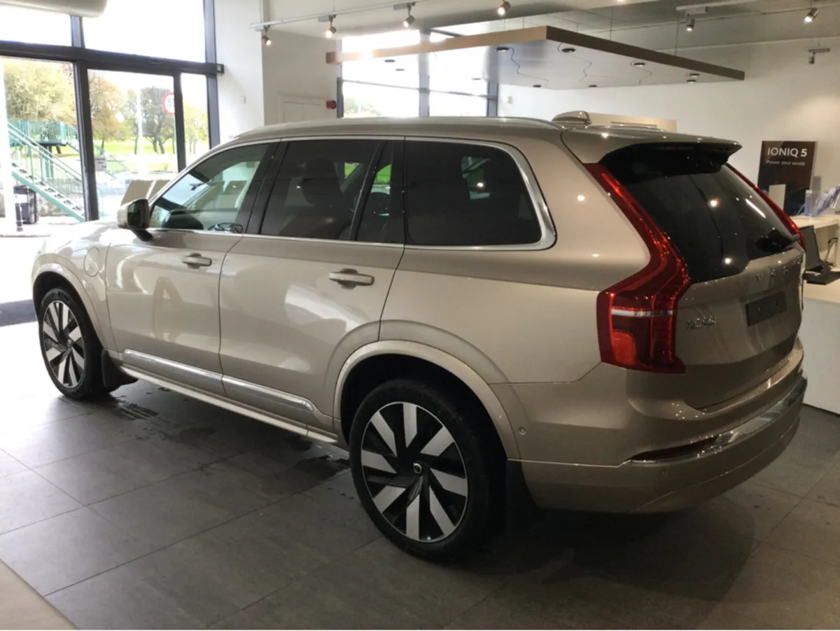 Volvo XC90 ULTRA BRIGHT AWD PLUG IN HYBRID ** BLON - Image 3