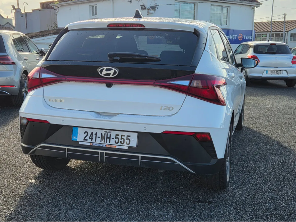 Hyundai i20 DELUXE PLUS 5DR - Image 4