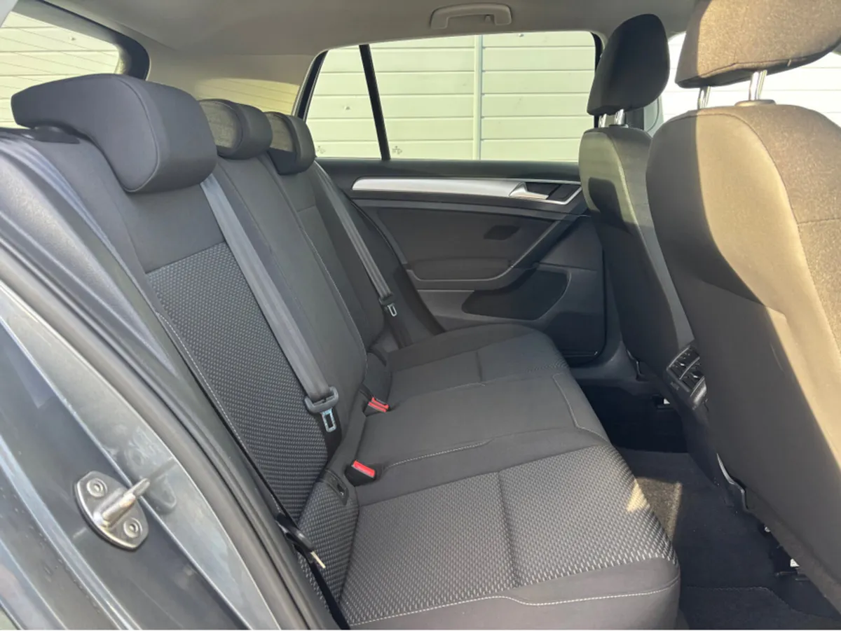 Volkswagen Golf TRENDLINE 1.0 TSI MANUAL 6SPEED FW - Image 4