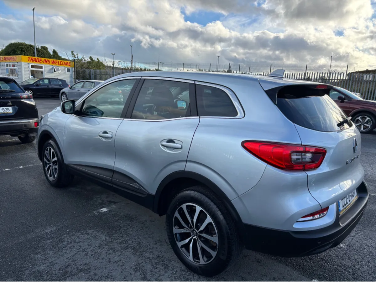 Renault Kadjar EQUILIBRE TCE 140 MY22 5DR - Image 2