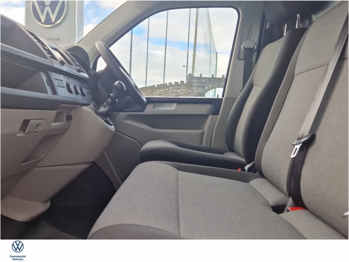 Volkswagen Transporter PVL 3000KG TDI T6 150HP M6F - Image 4