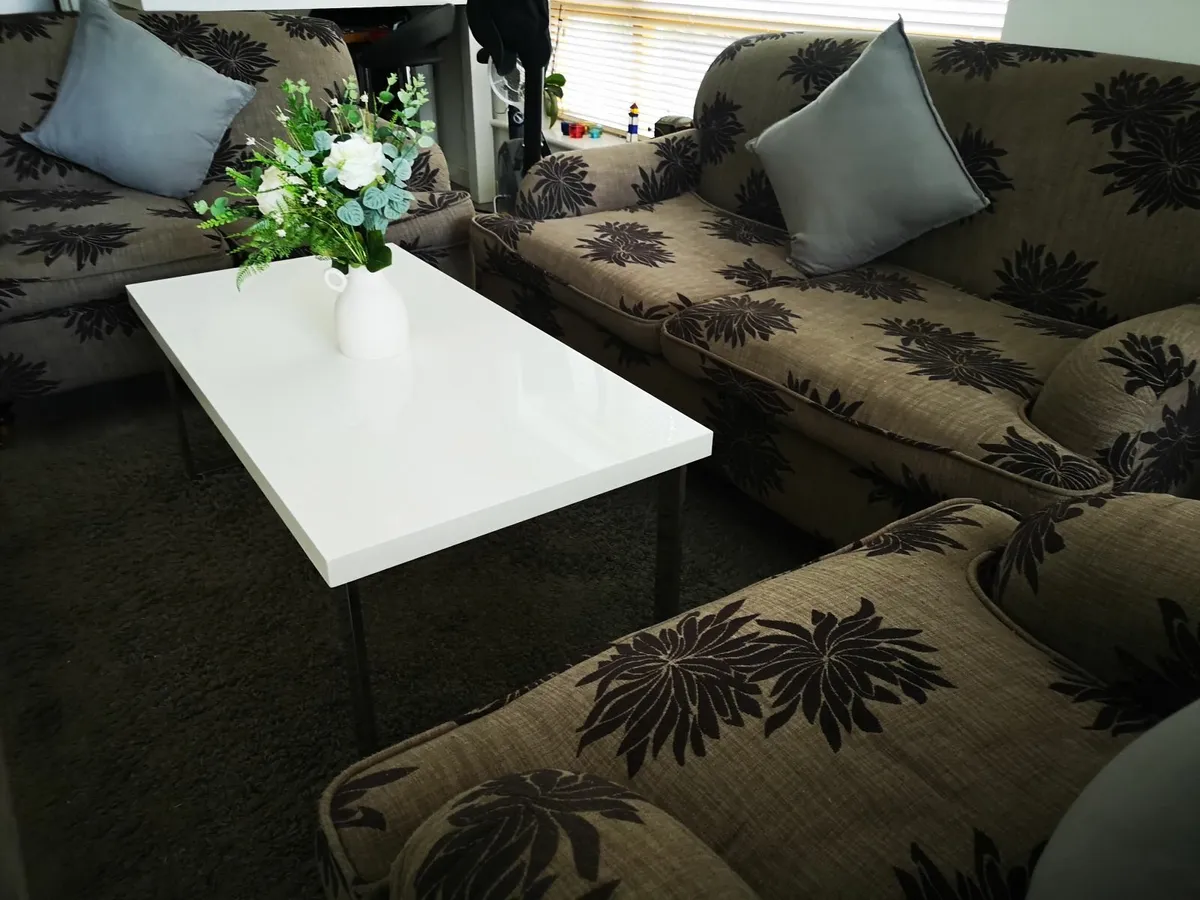 3 piece sofa - Image 2