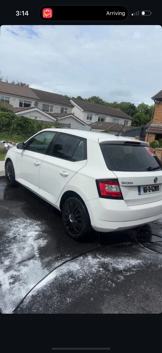 Skoda Fabia 2016 hatchback - Image 1