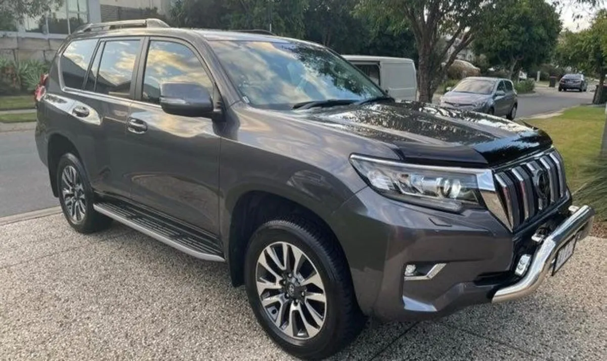 Toyota Land Cruiser 2022 7 seater - Image 3