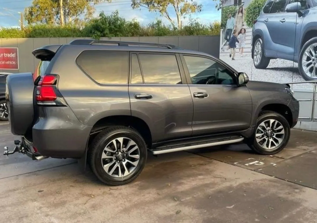 Toyota Land Cruiser 2022 7 seater - Image 1