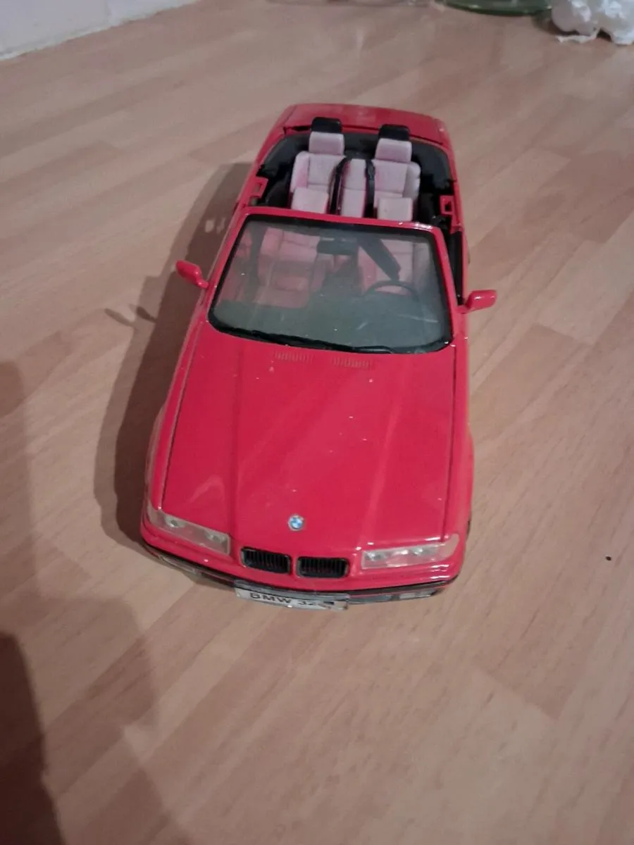 Toy BMW 325i car - Image 1