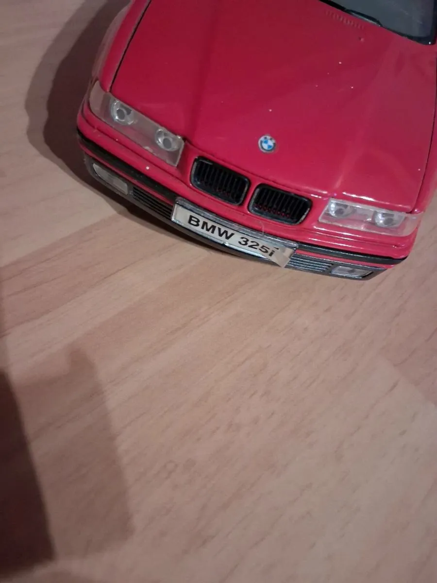 Toy BMW 325i car - Image 2