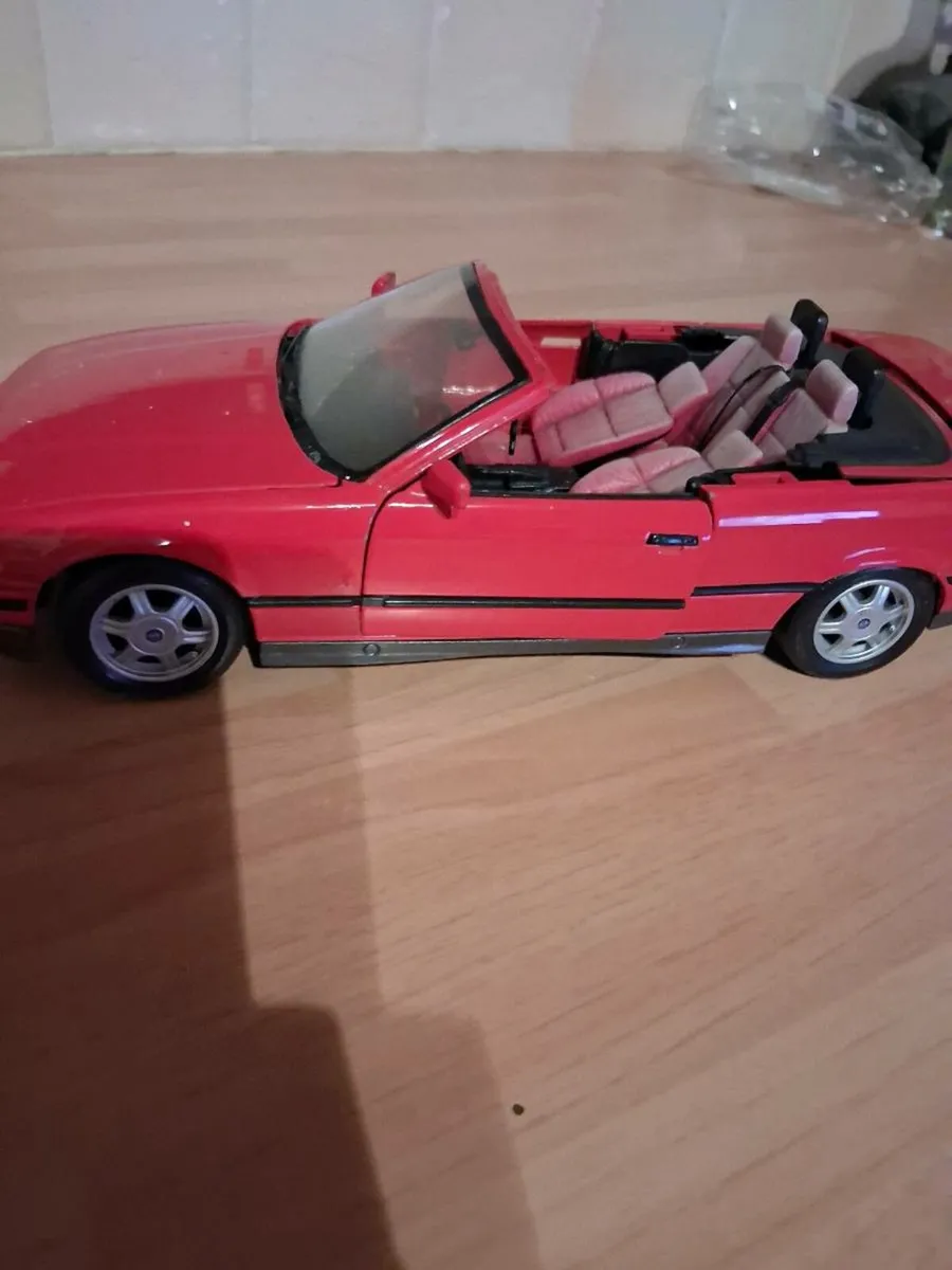 Toy BMW 325i car - Image 3