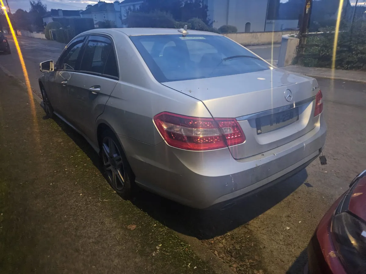 Mercedes-Benz E200 - Image 3