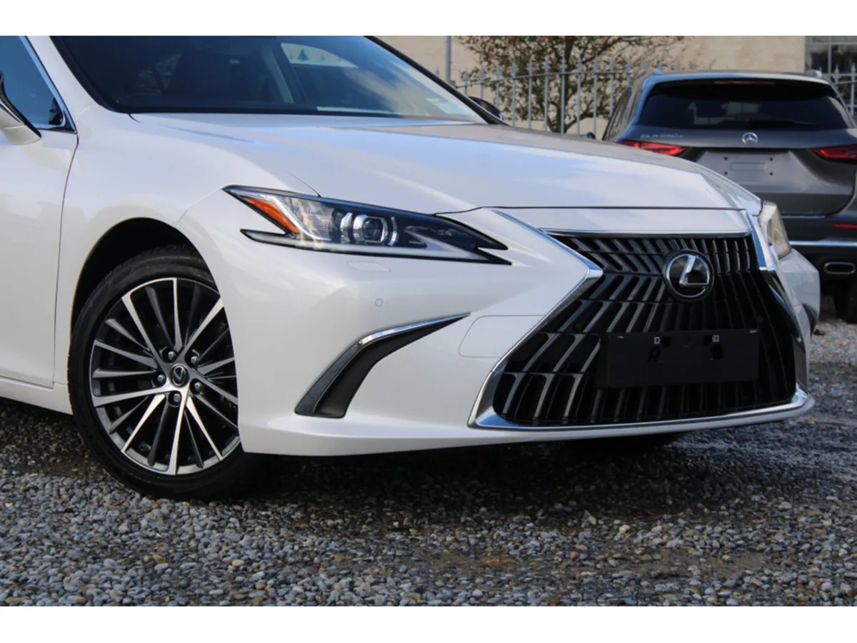 Lexus ES 300H 2.5 CVT Dynamic *Pan Roof* - Image 3