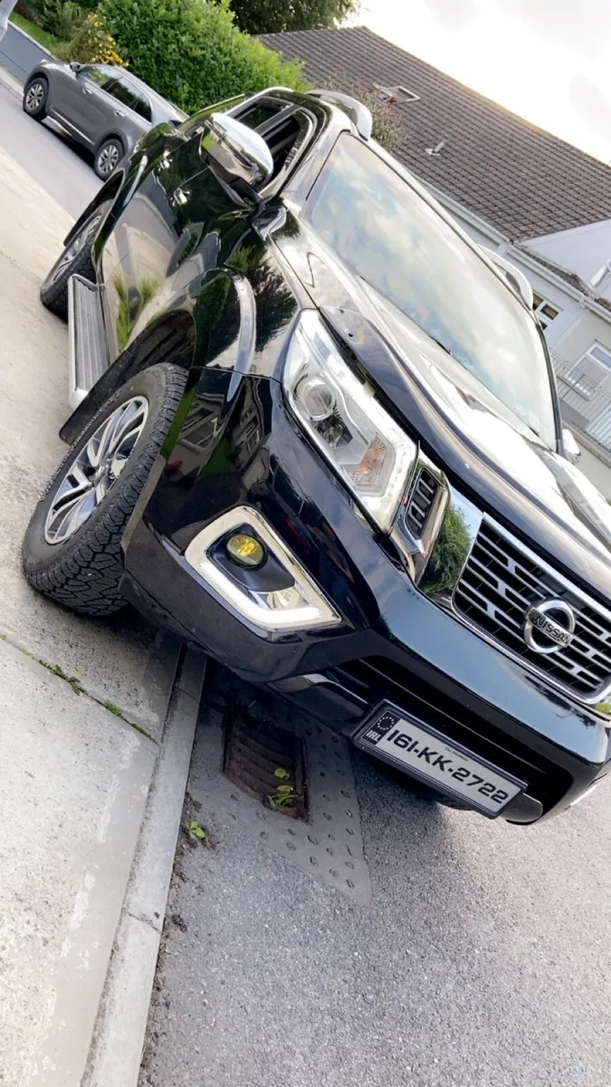 Nissan Navara Tekna (no vat) - Image 2