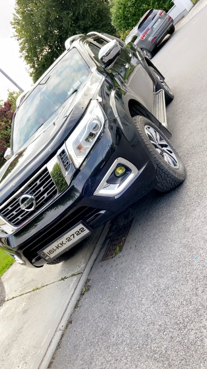 Nissan Navara Tekna (no vat) - Image 3