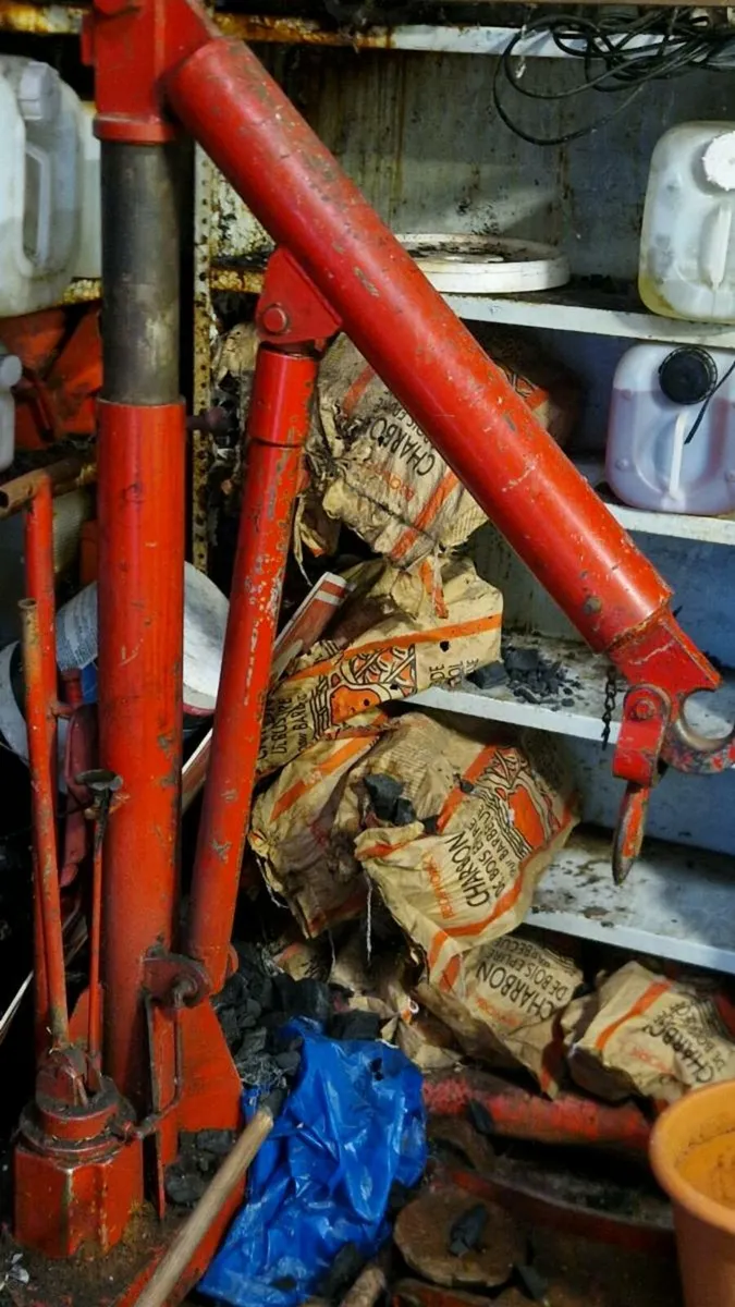 Garage equepment - Image 1