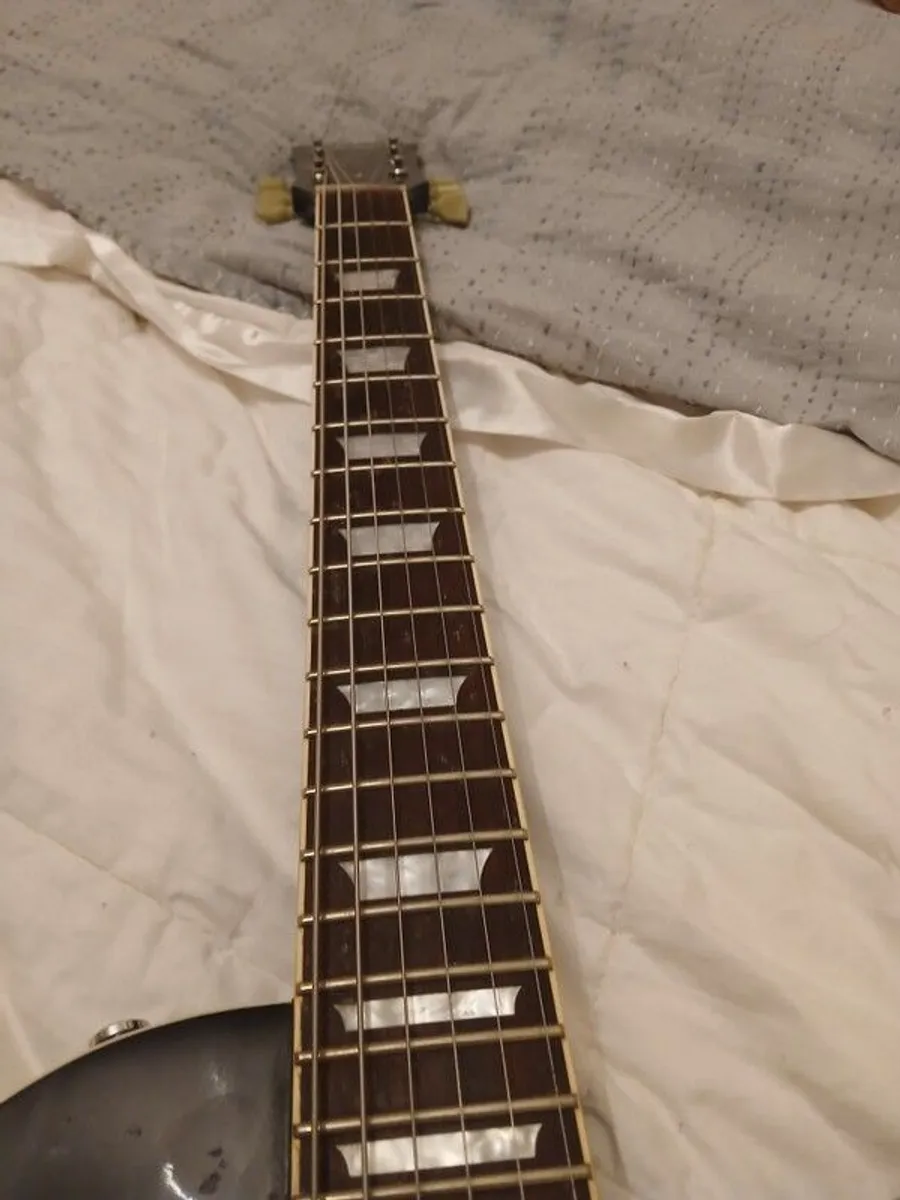 Tokai Loverock electric guitar - Image 2