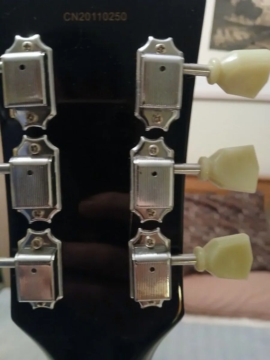 Tokai Loverock electric guitar - Image 4