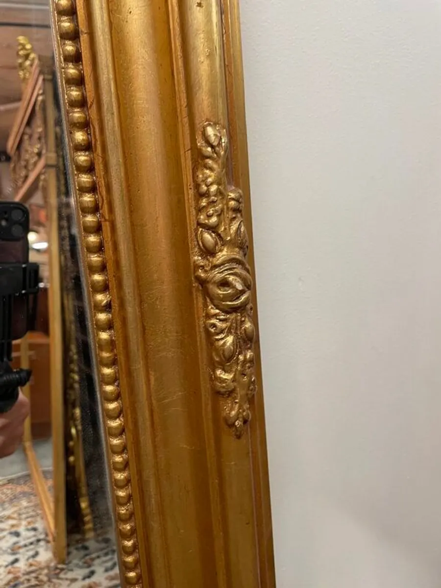 Beautiful French Style Shell Top Gilt Frame Mirror. - Image 2