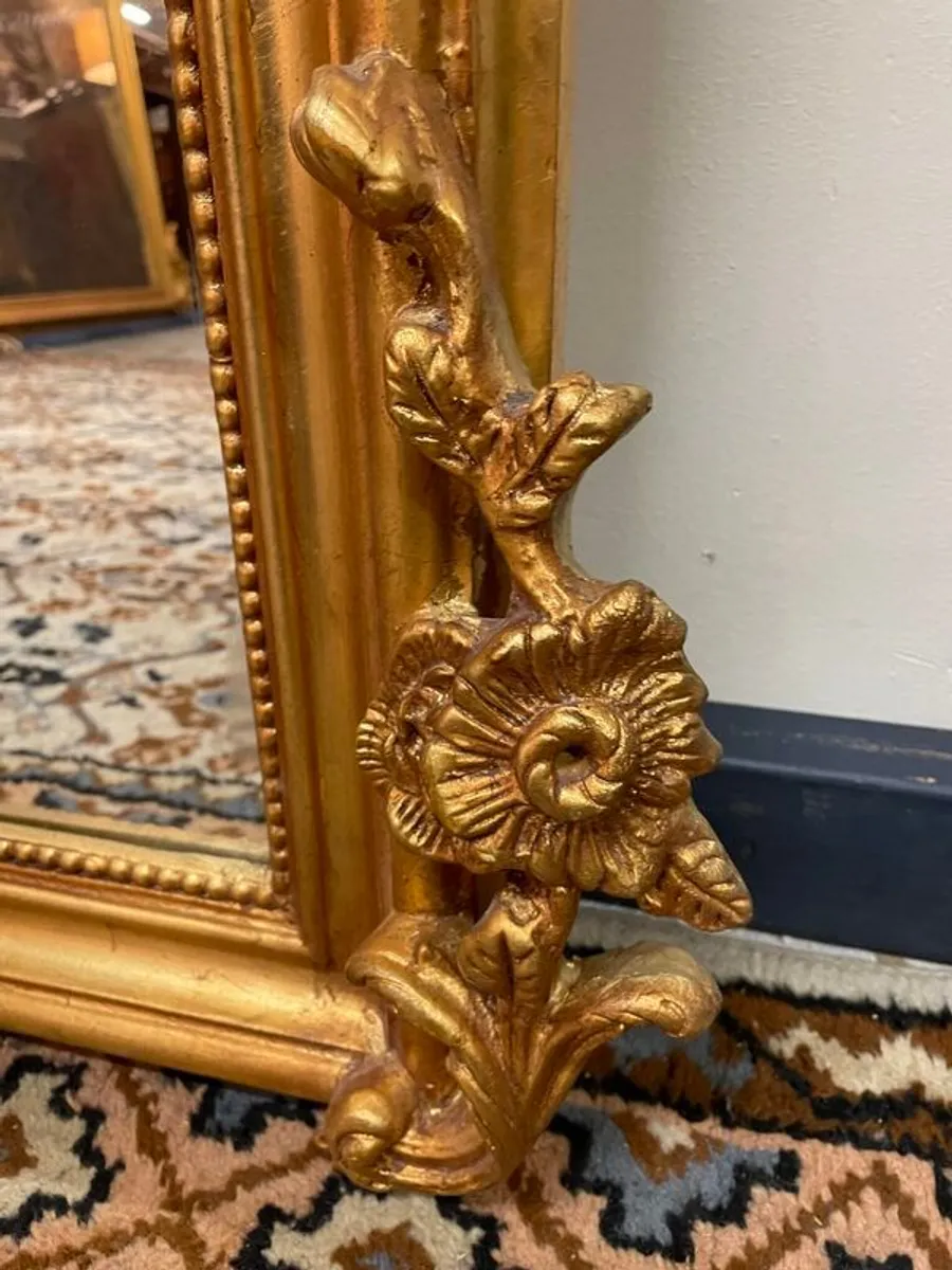 Beautiful French Style Shell Top Gilt Frame Mirror. - Image 3