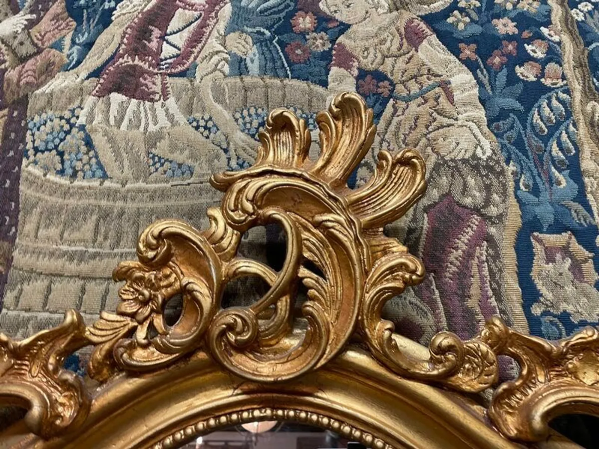 French Style Gilt Frame Mirror with Decorative Foliage Top - Image 3