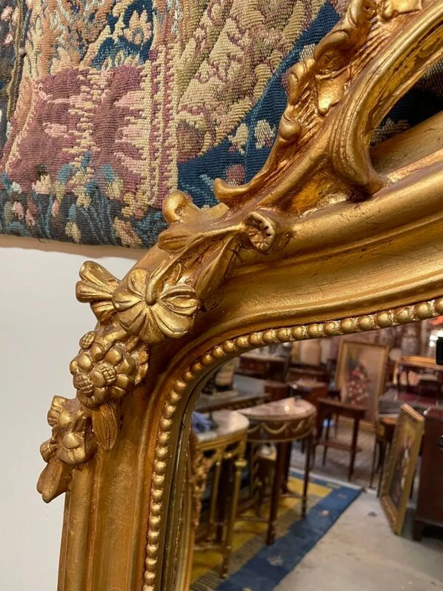 French Style Gilt Frame Mirror with Decorative Foliage Top - Image 4