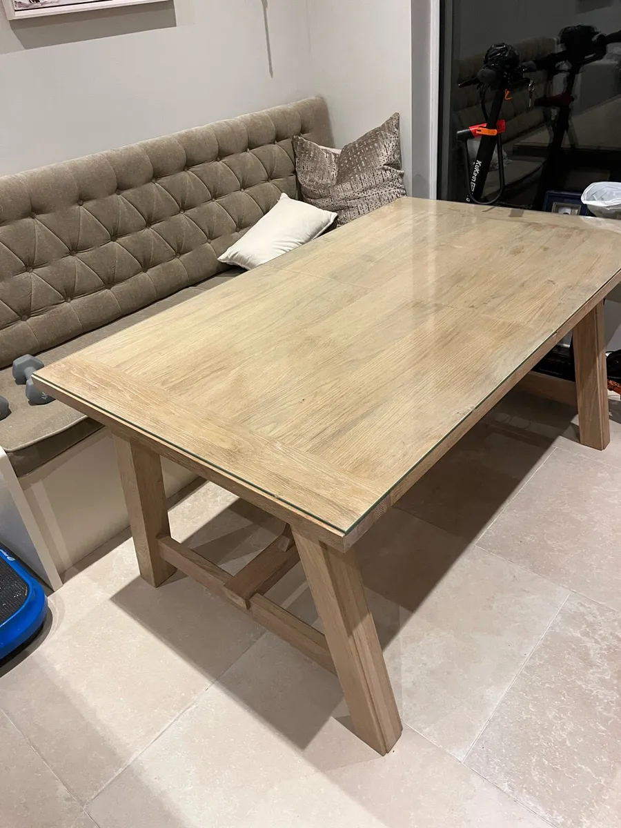 Kitchen table - Image 1