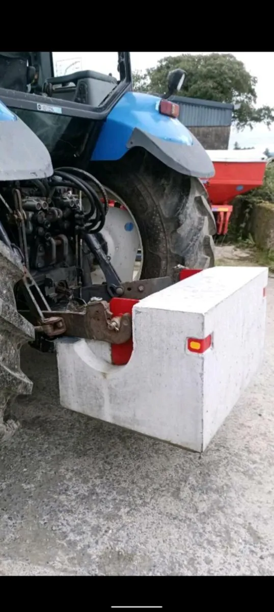 Tractor weight - Image 1