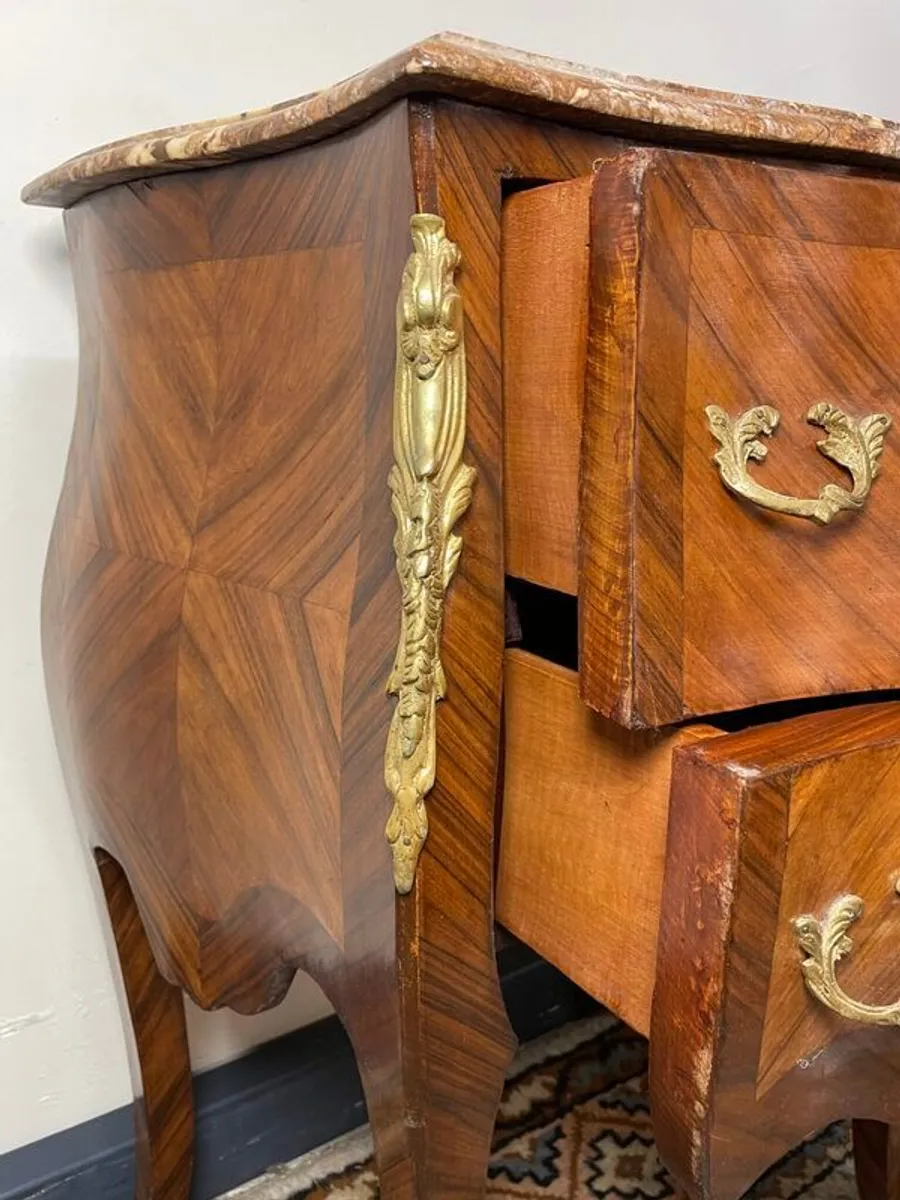 Fabulous Mid Century Mahogany Bombe Commode, Chest of Drawers w. Marble Top - Image 3