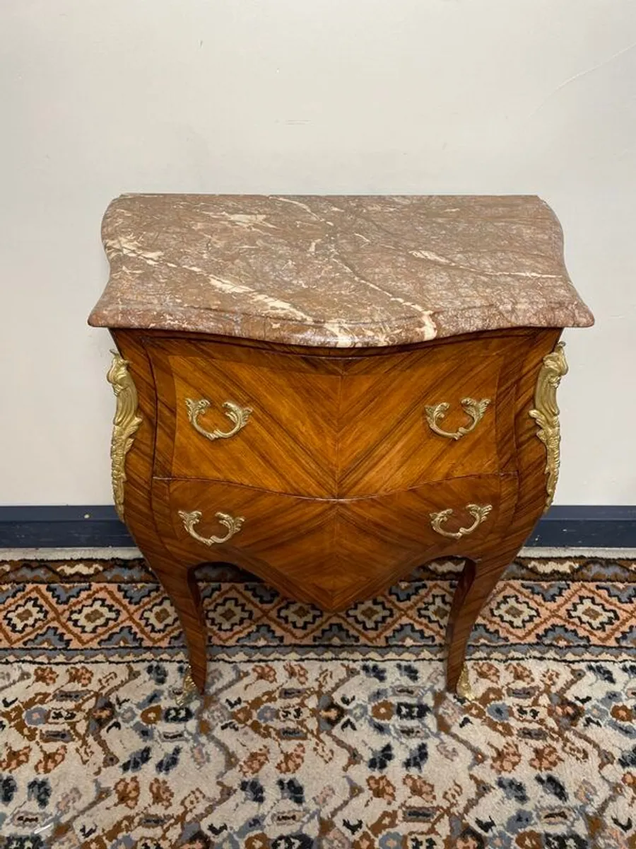 Fabulous Mid Century Mahogany Bombe Commode, Chest of Drawers w. Marble Top - Image 4