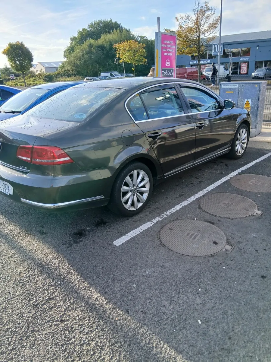 Volkswagen Passat 2012 - Image 1
