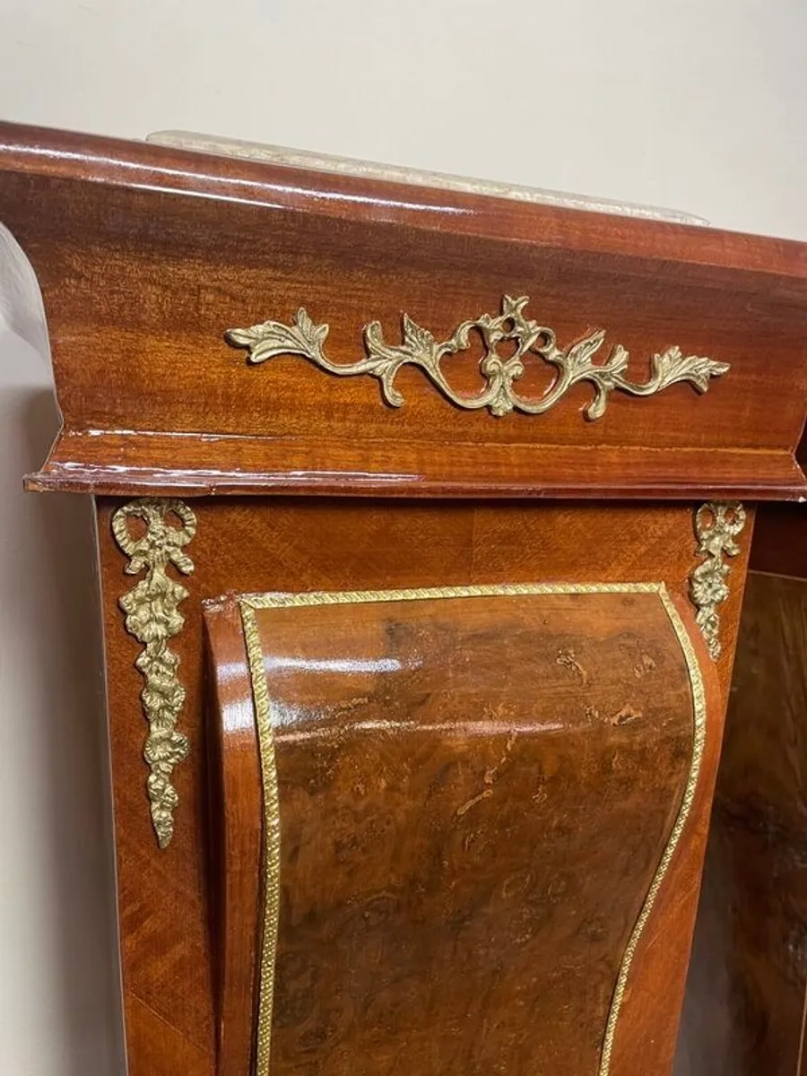 Pair of Mahogany Inlay & Brass Decorated Pedestals or Columns , Marble Tops & Walnut Veneer Panels - Image 3