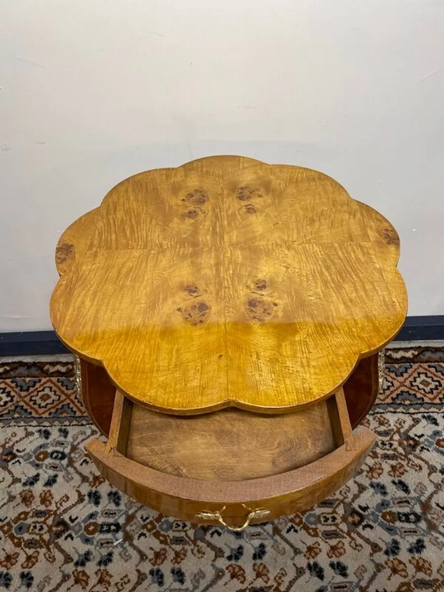 Beautiful Walnut Veneer Scalloped Side Table - Image 3