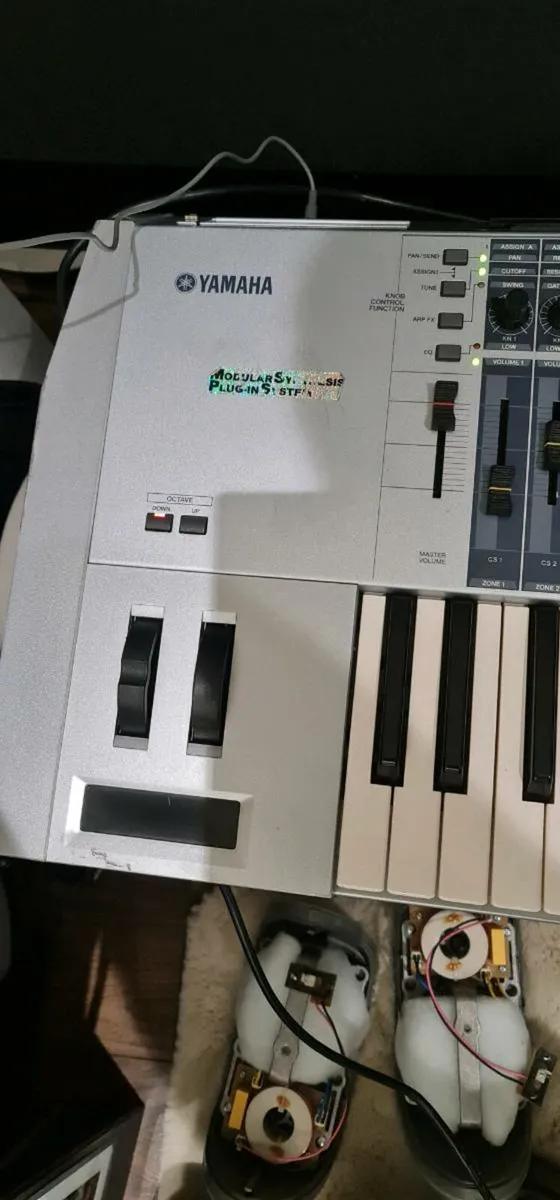 Yamaha Motif ES6 with three plug-in boards install - Image 3