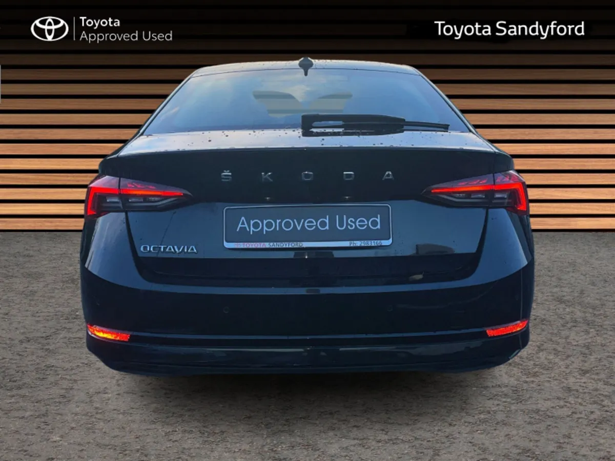 Skoda Octavia AMBITION 2.0 TDI 115HP // AIR CON // - Image 4