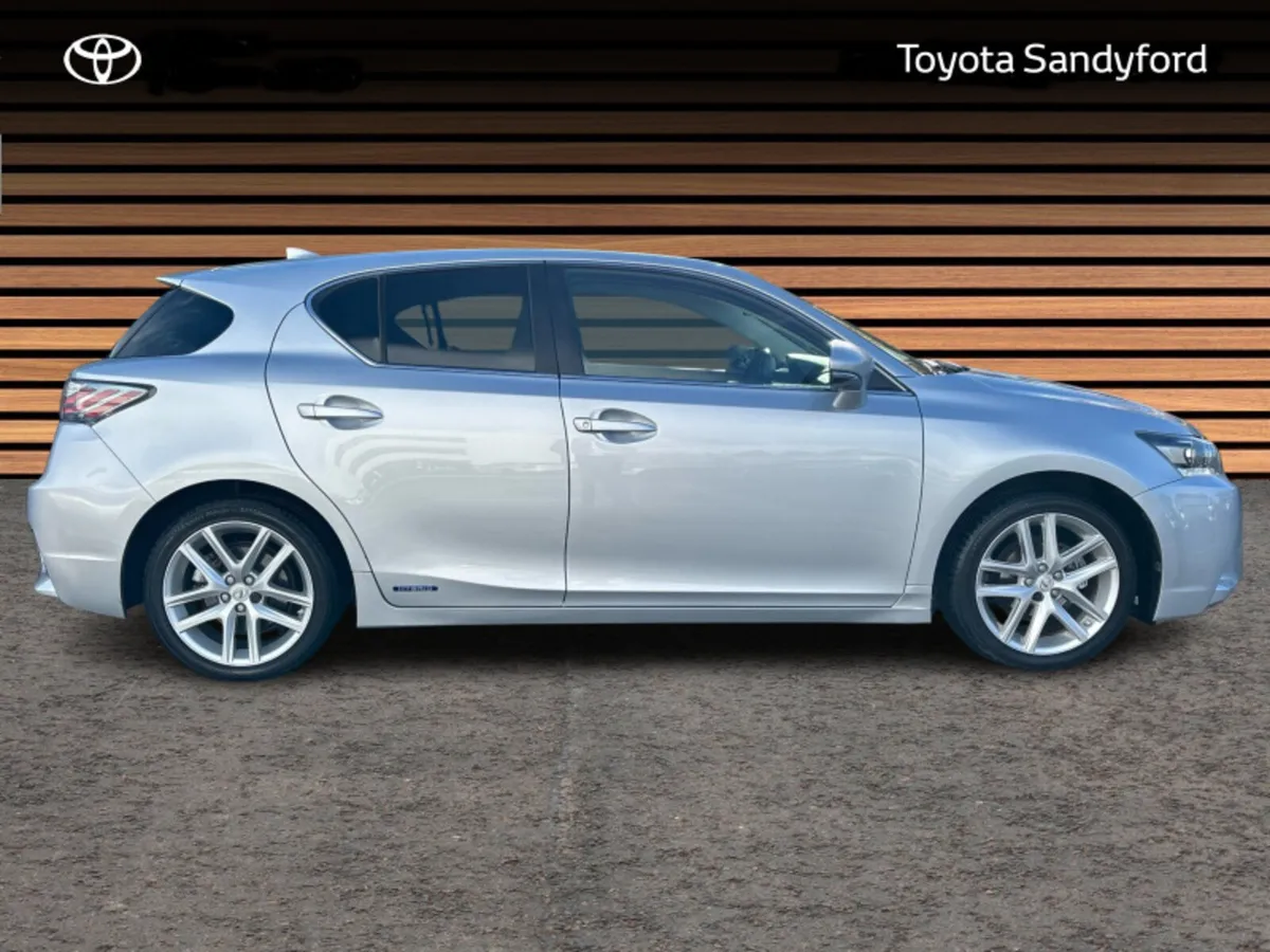Lexus CT LUXURY AUTO HYBRID // LEATHER HEATED SEAT - Image 3