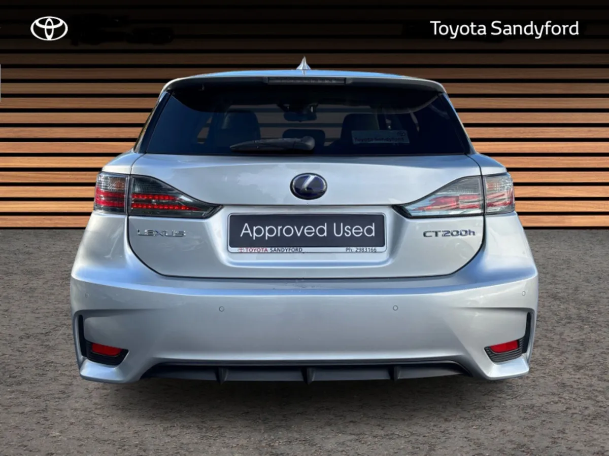 Lexus CT LUXURY AUTO HYBRID // LEATHER HEATED SEAT - Image 4