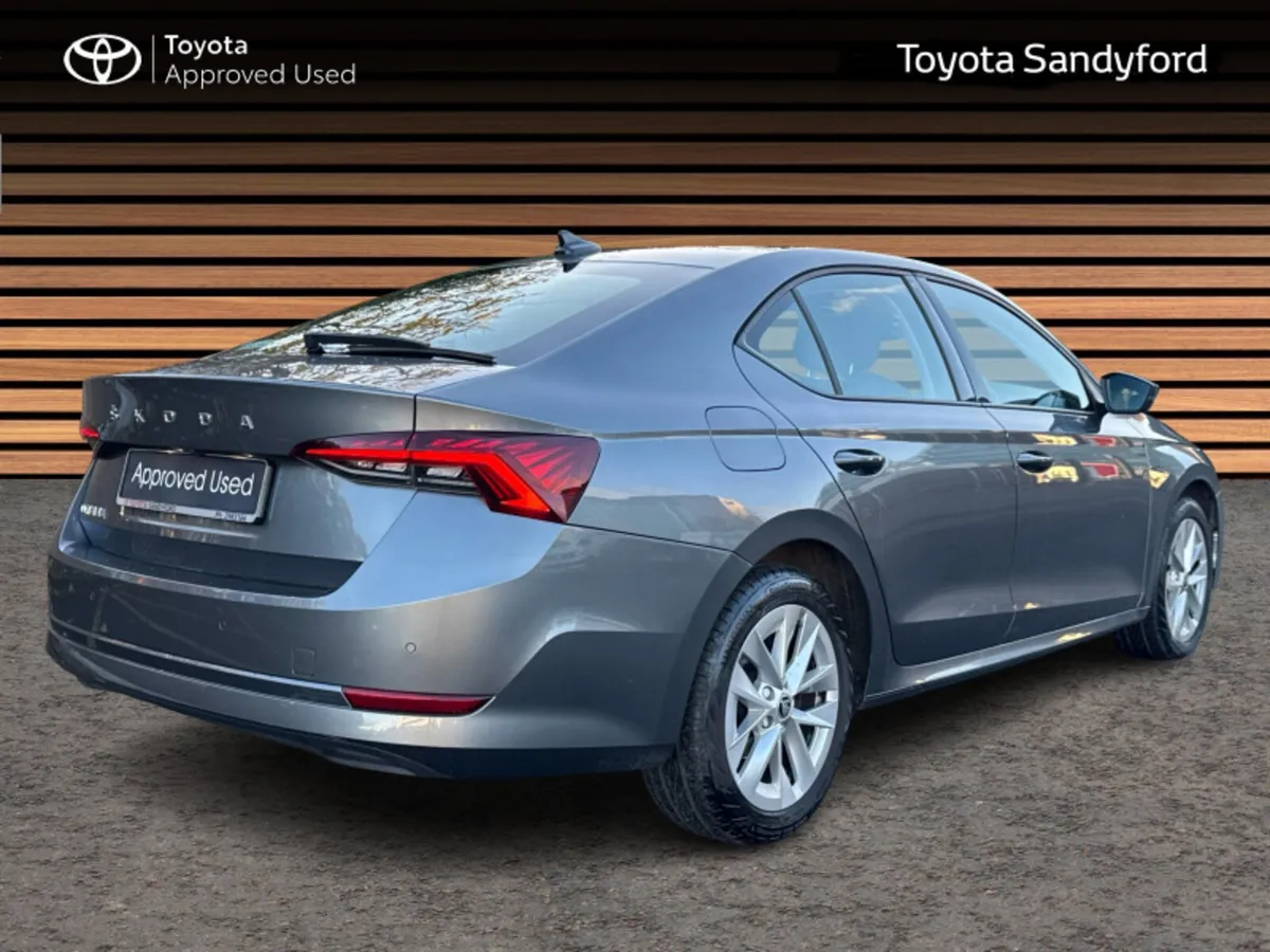 Skoda Octavia AMBITION 2.0 TDI 115HP // AIR CON // - Image 2